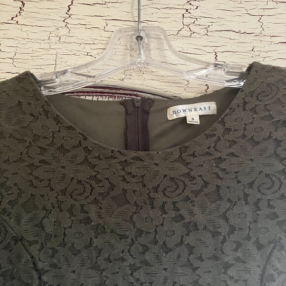Downeast Dark green lace short sleeved with cute pattern! - Picture 4 of 7